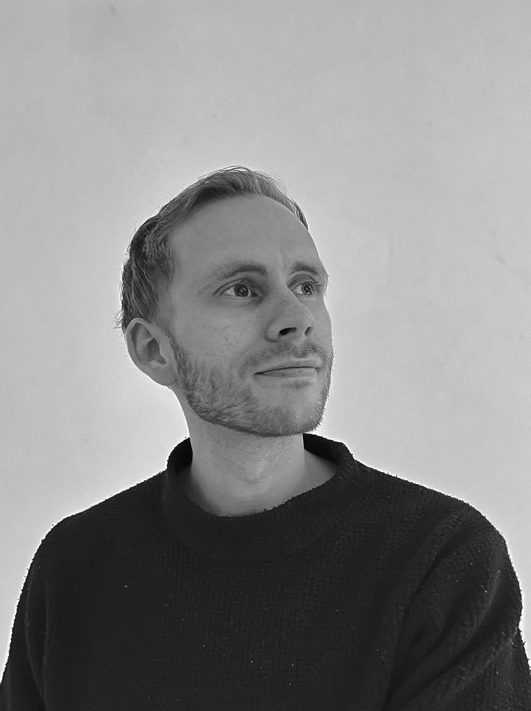 David Hillmer Profilbild Blick nach recht oben